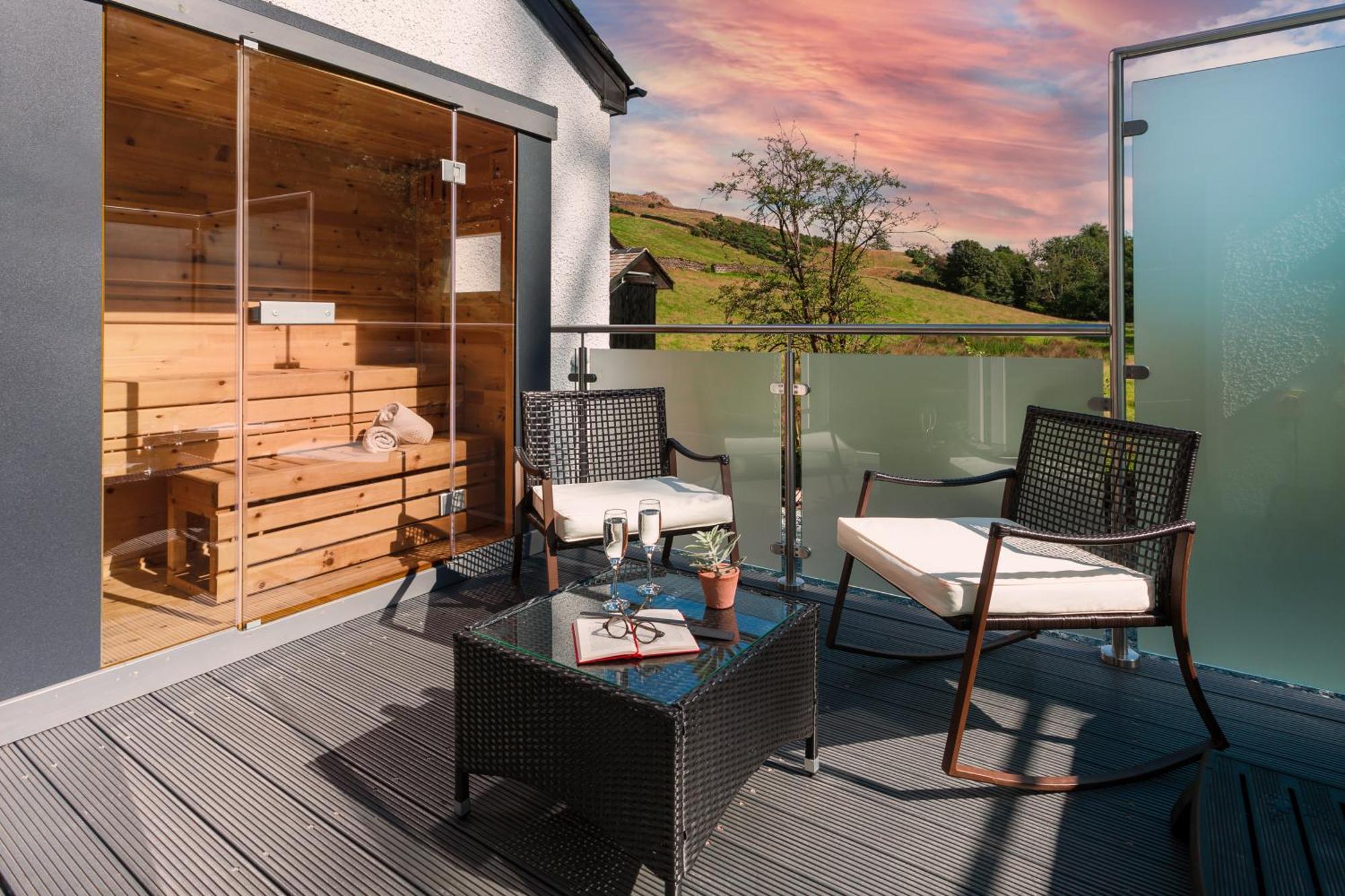 Aphrodites Group - Luxury Hot Tub Suites In Central Lake District! Bowness-on-Windermere Exterior photo