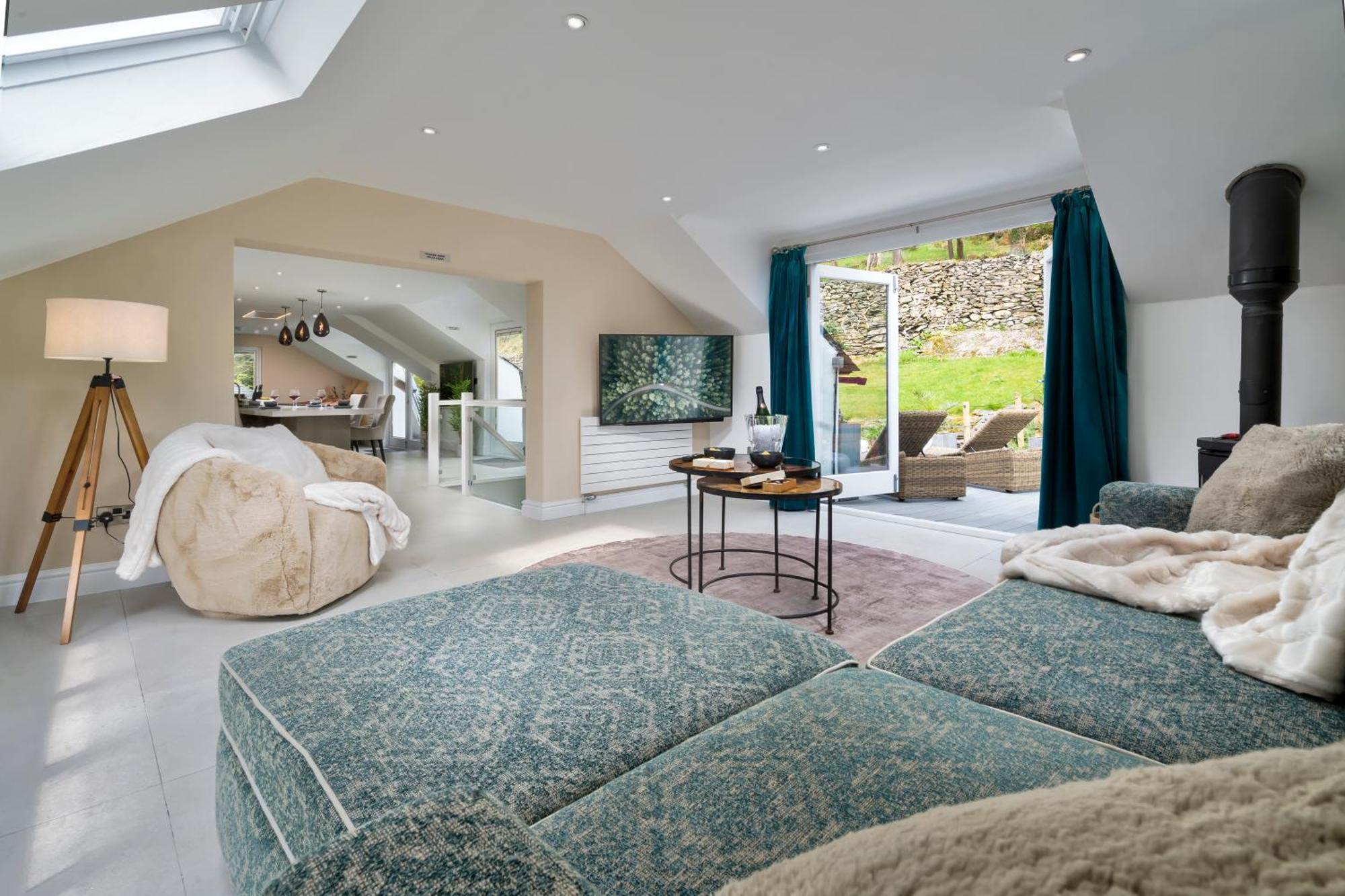 Aphrodites Group - Luxury Hot Tub Suites In Central Lake District! Bowness-on-Windermere Exterior photo