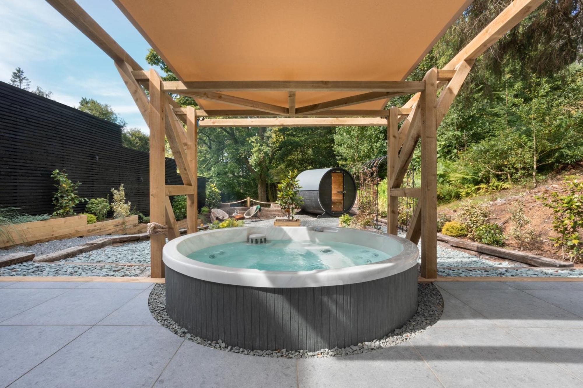Aphrodites Group - Luxury Hot Tub Suites In Central Lake District! Bowness-on-Windermere Exterior photo
