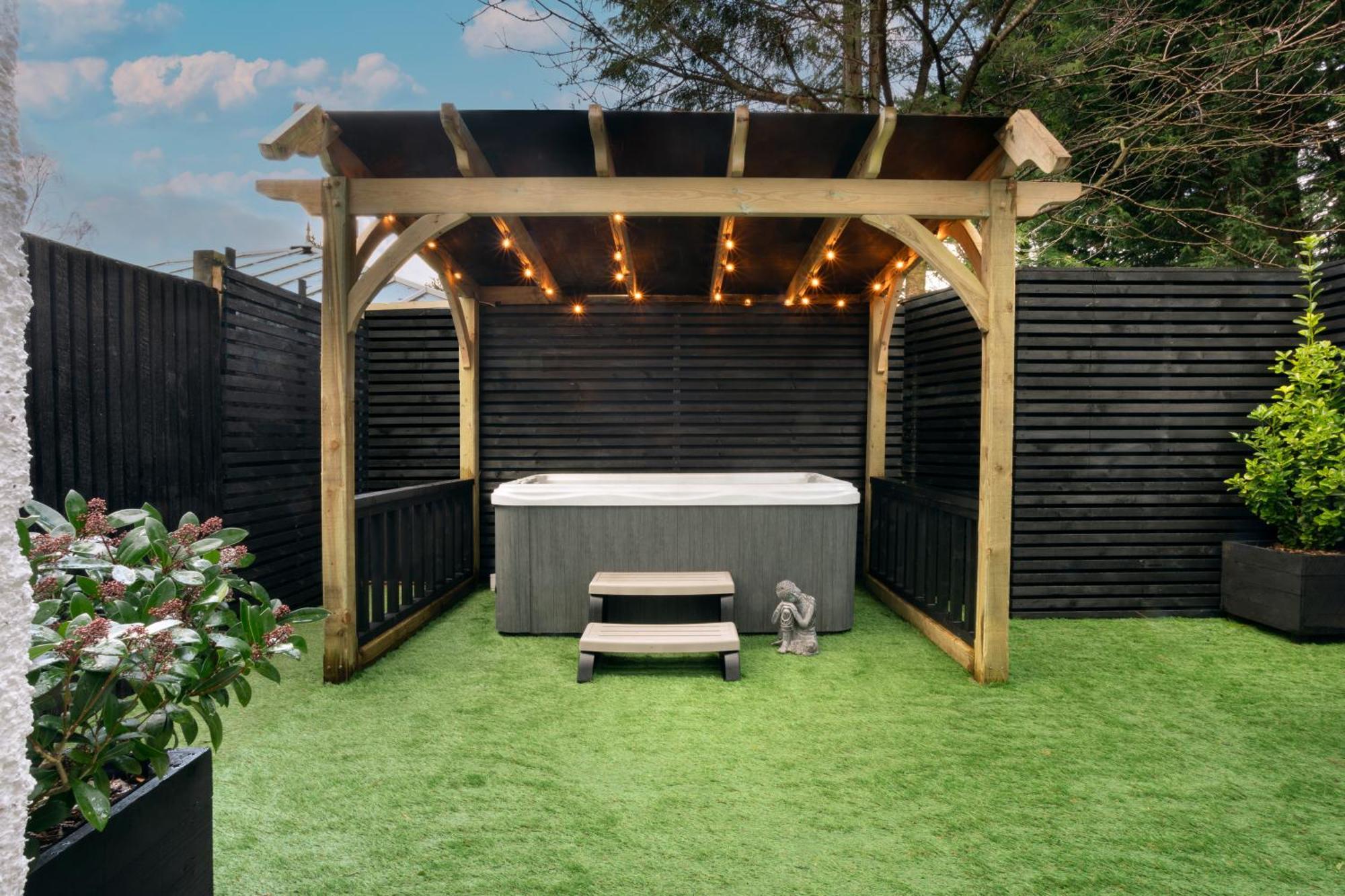 Aphrodites Group - Luxury Hot Tub Suites In Central Lake District! Bowness-on-Windermere Exterior photo