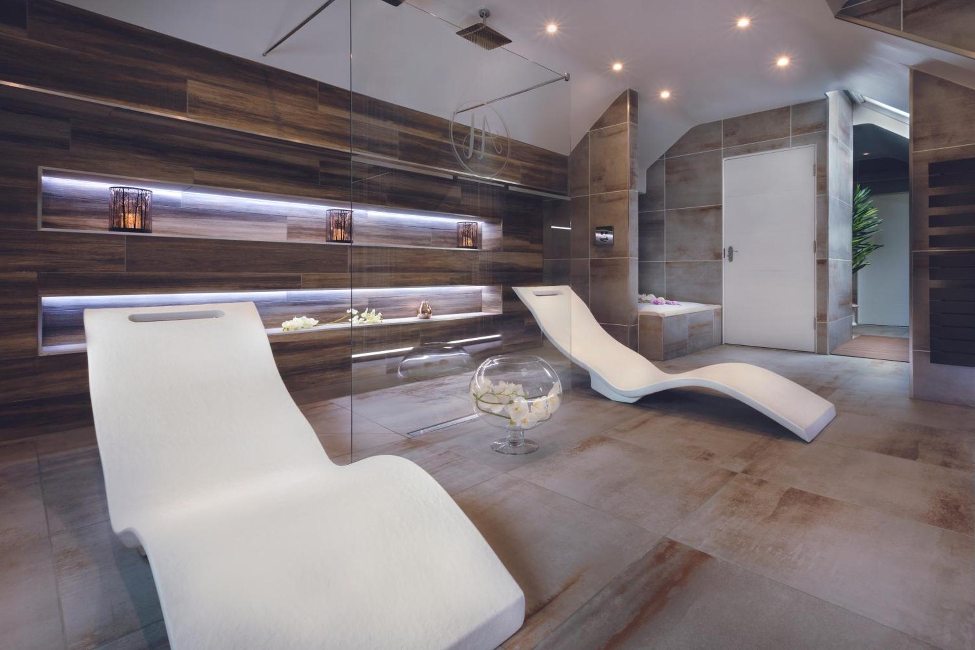 Aphrodites Group - Luxury Hot Tub Suites In Central Lake District! Bowness-on-Windermere Exterior photo