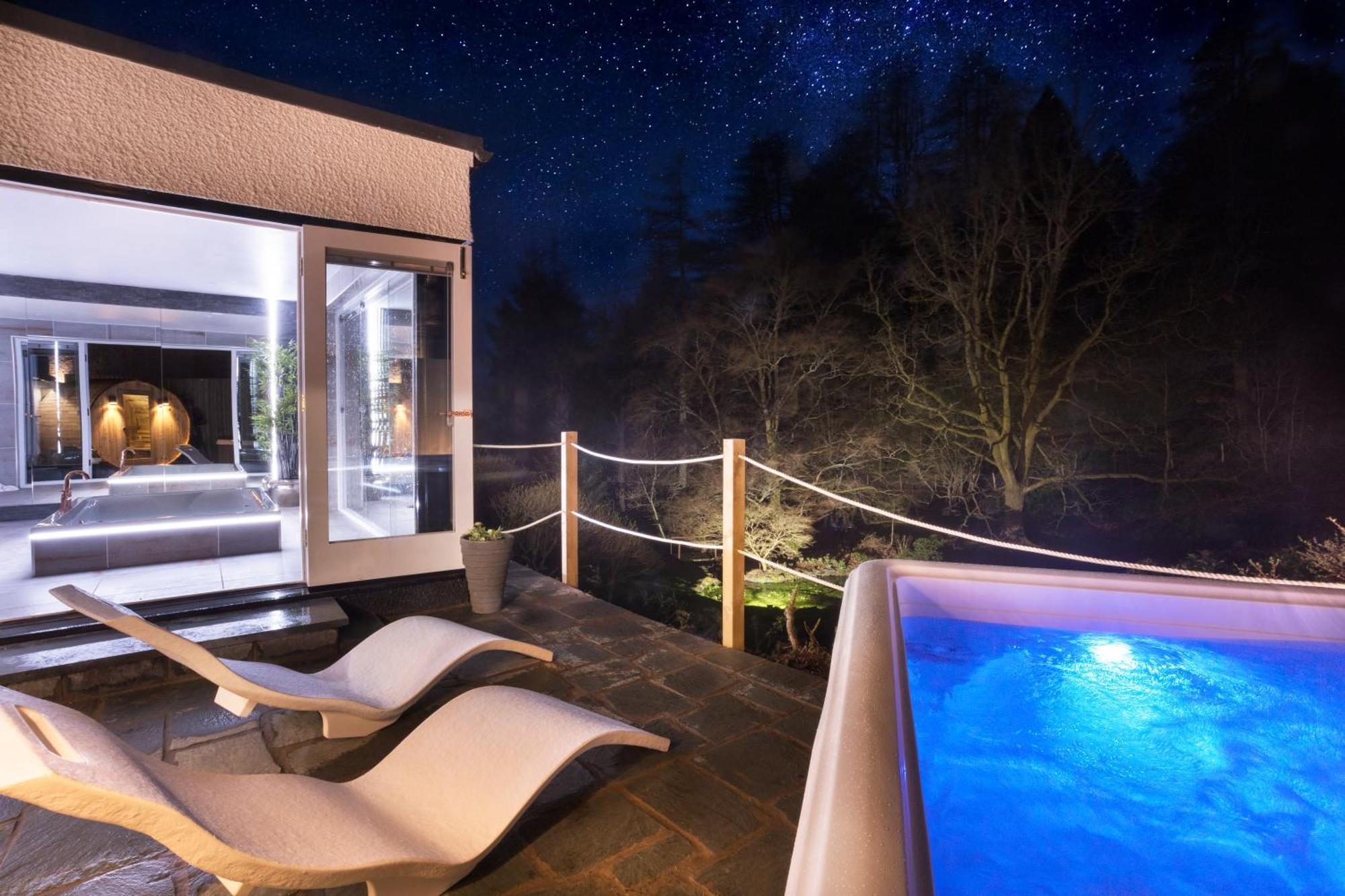 Aphrodites Group - Luxury Hot Tub Suites In Central Lake District! Bowness-on-Windermere Exterior photo
