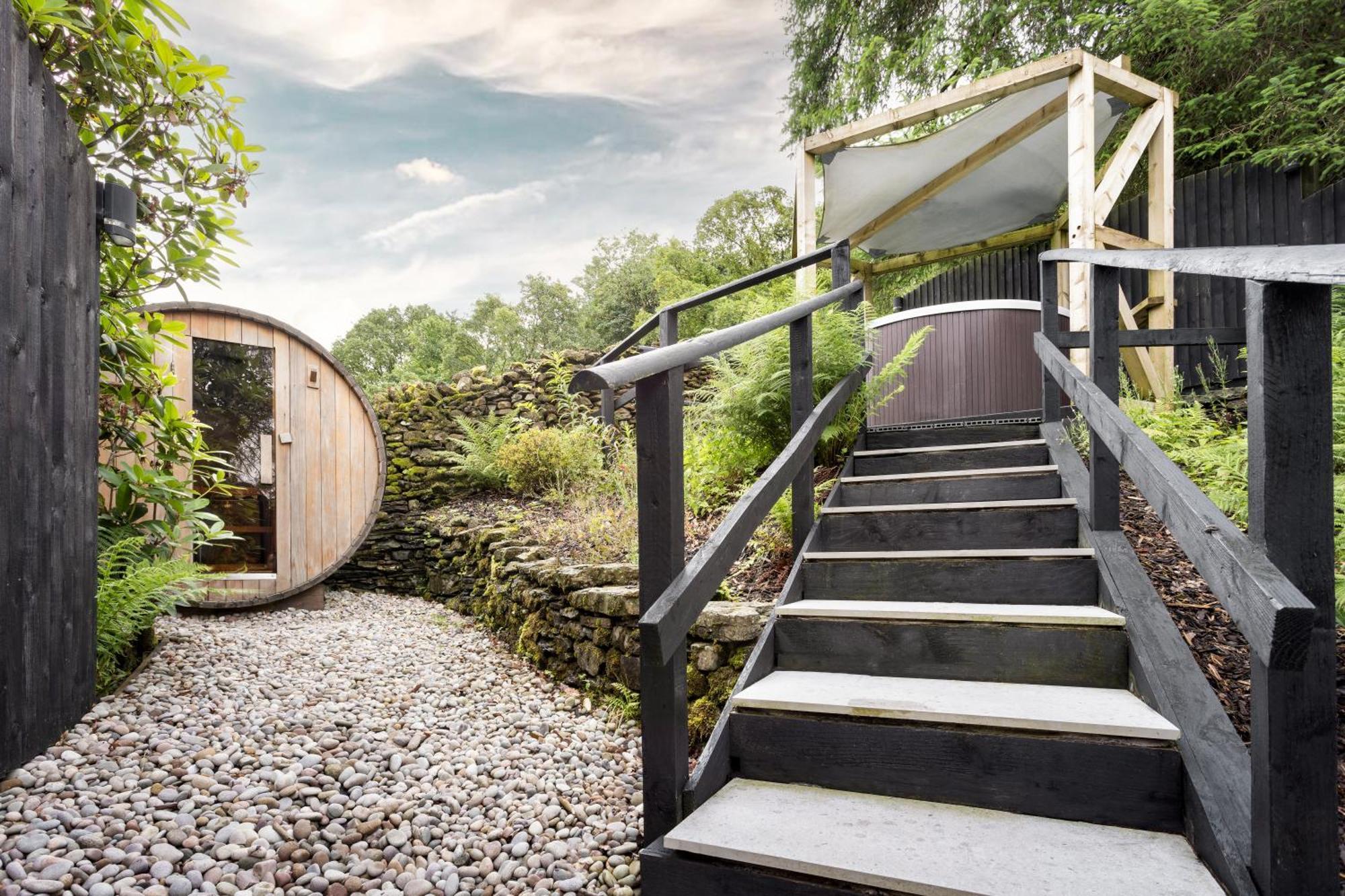 Aphrodites Group - Luxury Hot Tub Suites In Central Lake District! Bowness-on-Windermere Exterior photo