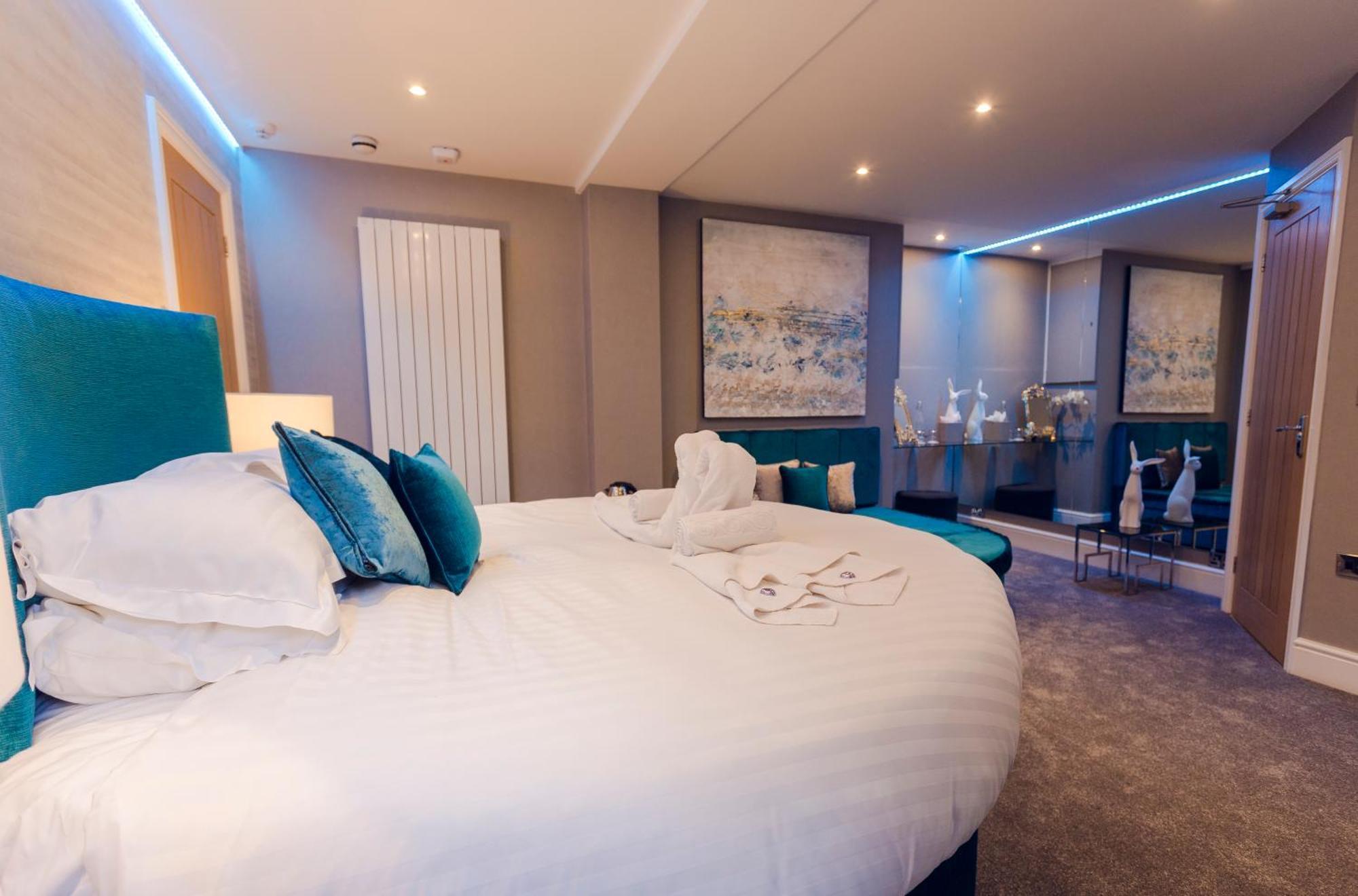 Aphrodites Group - Luxury Hot Tub Suites In Central Lake District! Bowness-on-Windermere Exterior photo