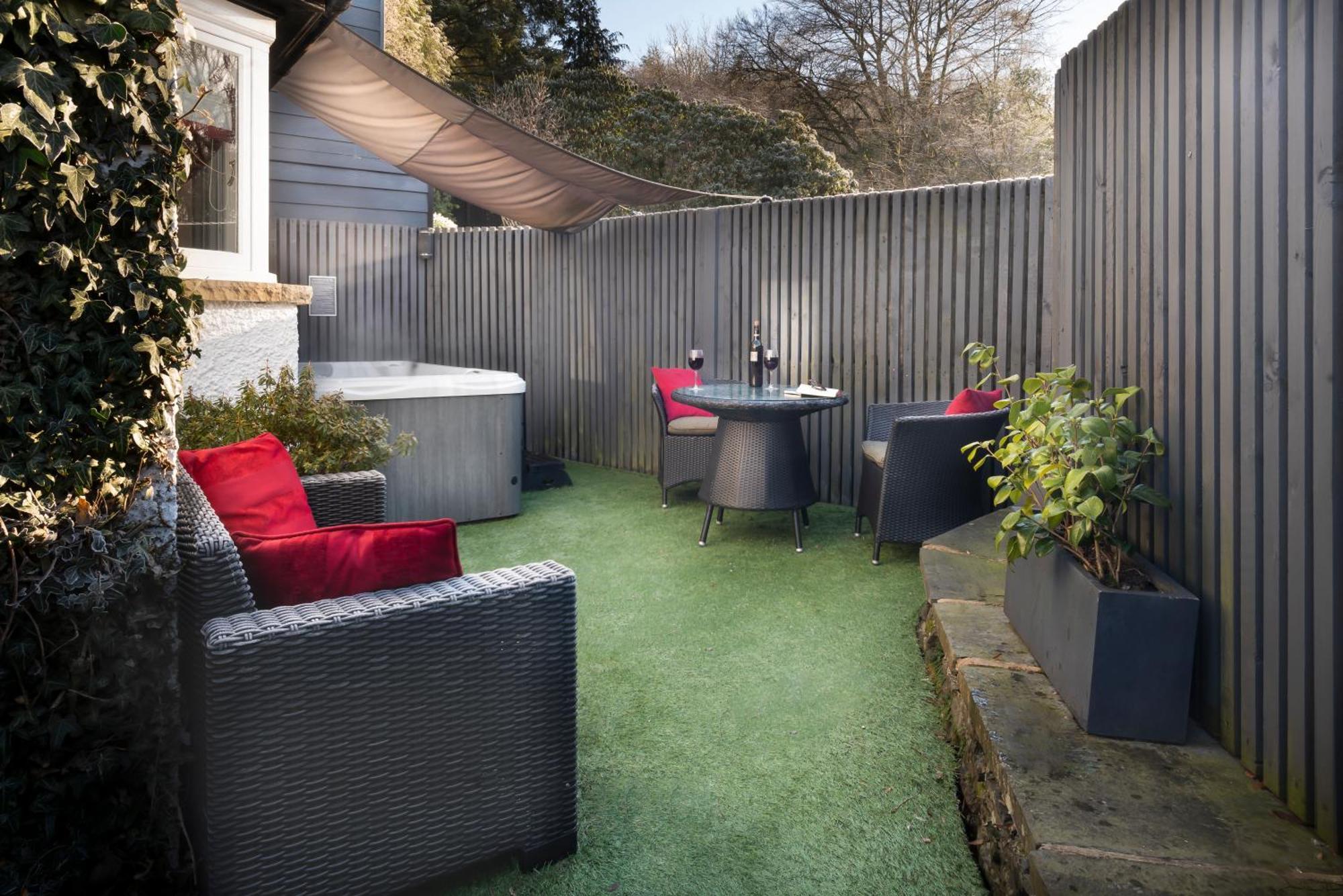 Aphrodites Group - Luxury Hot Tub Suites In Central Lake District! Bowness-on-Windermere Exterior photo